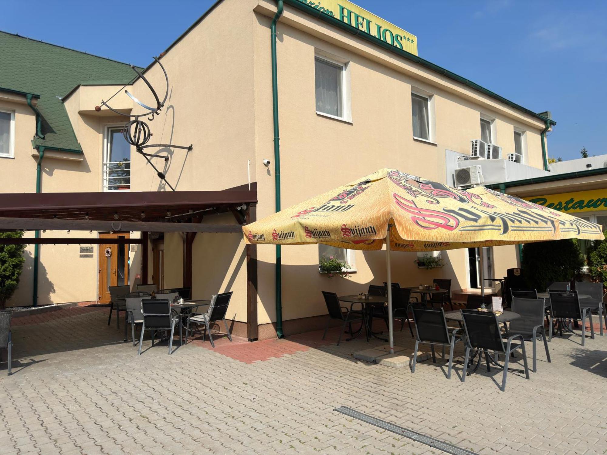 Penzion Helios Братислава Екстериор снимка